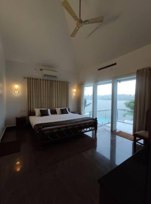 Riveria Portico - River Side 6 Bedroom Private Pool Bungalow North Paravur Exteriér fotografie