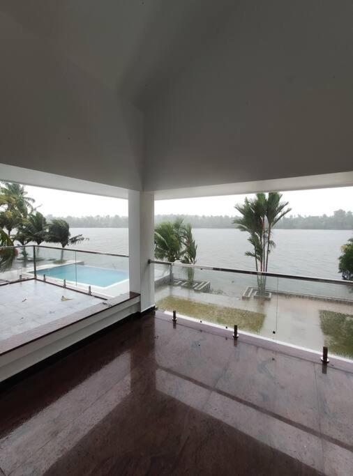 Riveria Portico - River Side 6 Bedroom Private Pool Bungalow North Paravur Exteriér fotografie
