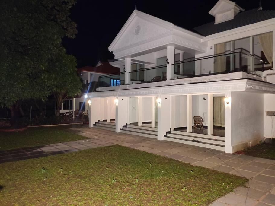 Riveria Portico - River Side 6 Bedroom Private Pool Bungalow North Paravur Exteriér fotografie