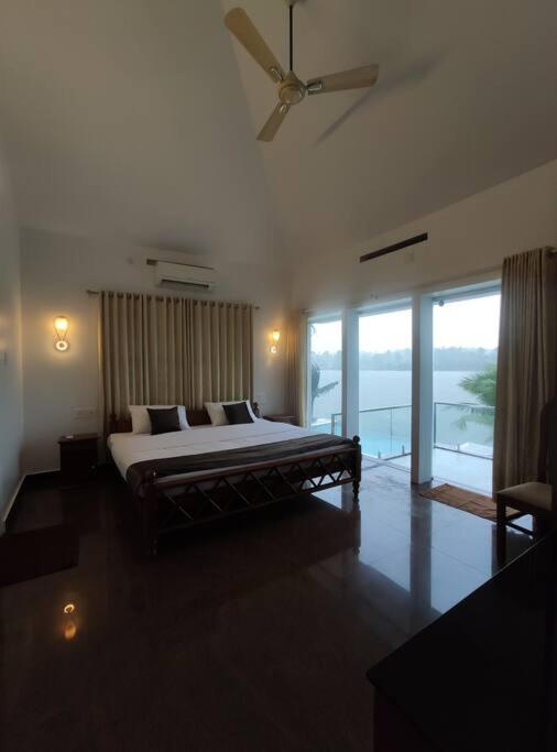 Riveria Portico - River Side 6 Bedroom Private Pool Bungalow North Paravur Exteriér fotografie