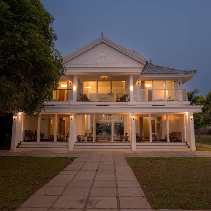 Riveria Portico - River Side 6 Bedroom Private Pool Bungalow North Paravur Exteriér fotografie